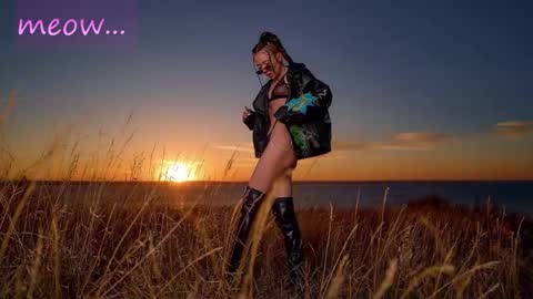 Snapshot of meeeeeow08 chatting on October 2025 01:20:01 AM Sweet Meow nonude online show from October 2025 01:20:01 AM