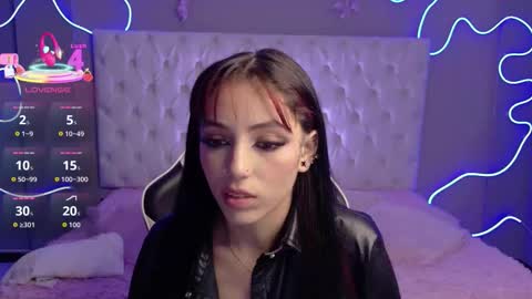 Megan  online show from November 2025 04:01:02 AM