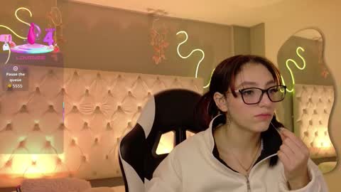 Megan  online show from February 2026 04:19:01 AM