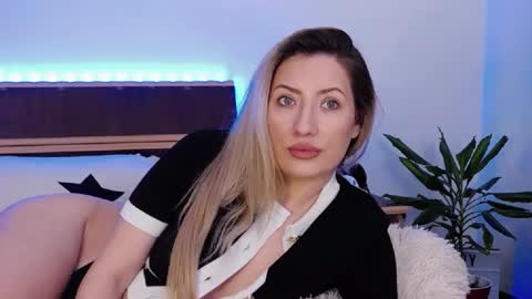 Megan Blazee  online show from February 2025 08:27:02 PM