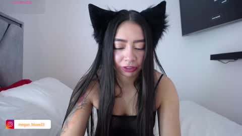 Megan Bluee online show from September 2025 03:00:02 PM