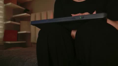     online show from November 2025 12:38:02 PM