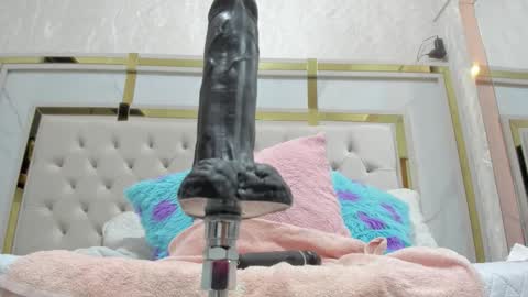 Snapshot of megan_rous2 chatting on November 2025 01:04:02 AM megan online show from November 2025 01:04:02 AM