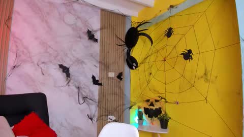 Megan online show from October 2025 11:33:02 AM