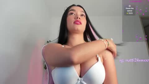 megan sweet online show from November 2025 02:50:02 AM