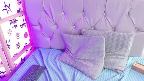 Snapshot of megan_xoxo1 chatting on November 2025 03:01:02 PM Megan online show from November 2025 03:01:02 PM