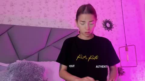 meganandtayler online show from November 2025 11:47:01 AM