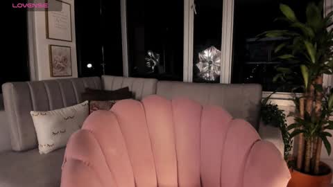 Mara online show from February 2025 10:12:01 AM