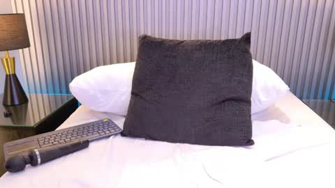 Snapshot of meganreed_ chatting on April 2026 01:42:02 AM Megan online show from April 2026 01:42:02 AM