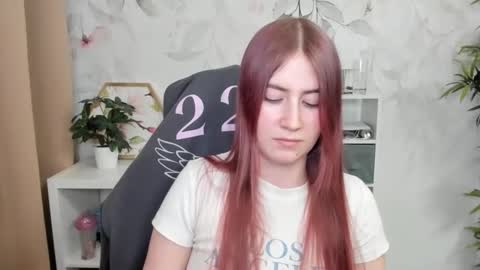 Snapshot of meganx_candy chatting on February 2025 05:24:02 PM Megan online show from February 2025 05:24:02 PM