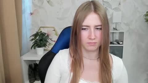 Snapshot of meganx_candy chatting on September 2025 05:44:01 AM Megan online show from September 2025 05:44:01 AM