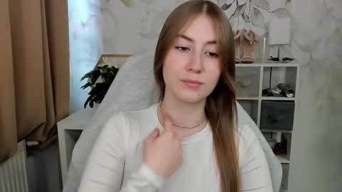 Snapshot of meganx_candy chatting on December 2025 12:44:02 PM Megan online show from December 2025 12:44:02 PM