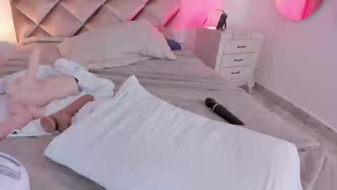 Snapshot of megaraowen_ chatting on January 2025 07:42:01 AM M E G A R A online show from January 2025 07:42:01 AM