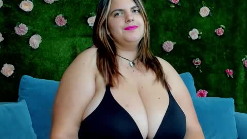 Snapshot of megatitts_ chatting on October 2025 07:11:02 PM megatitts_ online show from October 2025 07:11:02 PM