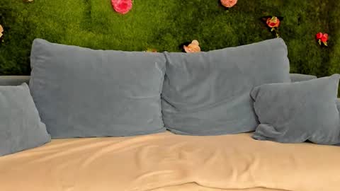 Snapshot of megatitts_ chatting on October 2025 07:22:01 PM megatitts_ online show from October 2025 07:22:01 PM