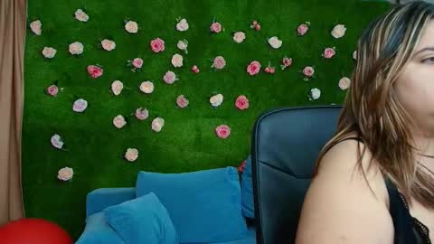 Snapshot of megatitts_ chatting on November 2025 07:59:02 PM megatitts_ online show from November 2025 07:59:02 PM