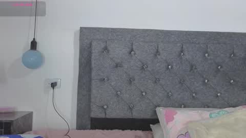 Meghan  online show from November 2025 09:04:01 PM