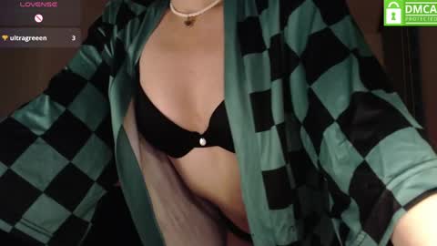 Snapshot of meko_hzu chatting on May 2026 02:49:01 AM WETWATERMELL online show from May 2026 02:49:01 AM