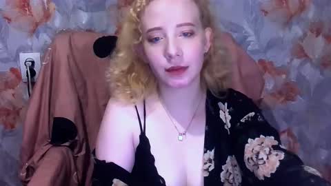 Snapshot of mel_mellie chatting on December 2025 08:50:02 PM Mel Mellie online show from December 2025 08:50:02 PM