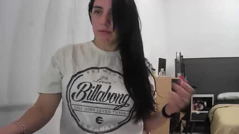 mel_stron online show from January 2026 02:48:02 AM