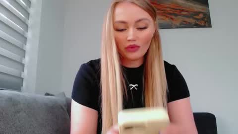 Snapshot of melani_a chatting on May 2026 11:37:01 AM Melania online show from May 2026 11:37:01 AM
