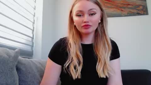 Snapshot of melani_a chatting on May 2026 04:45:02 PM Melania online show from May 2026 04:45:02 PM