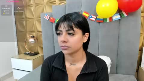 Snapshot of melani_dream chatting on June 2026 01:44:02 PM Melani online show from June 2026 01:44:02 PM