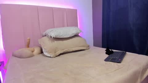 Snapshot of melani_xc chatting on February 2025 07:39:01 PM MELANI - online show from February 2025 07:39:01 PM