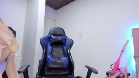 Snapshot of melani_xc chatting on November 2025 02:39:02 PM MELANI - online show from November 2025 02:39:02 PM