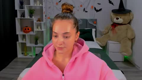 MelanieAlves online show from October 2025 06:08:02 PM