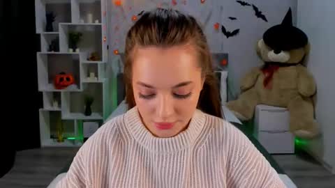 MelanieAlves online show from October 2025 12:27:01 PM