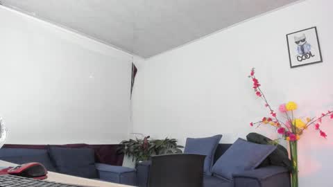 melaniie_roussel online show from November 2025 01:32:02 PM