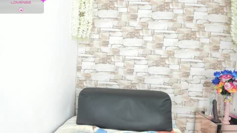 Snapshot of melannie_roses chatting on January 2025 01:16:02 AM melannie roses online show from January 2025 01:16:02 AM
