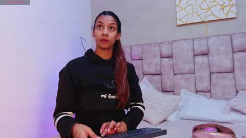 Snapshot of melanystone_ chatting on April 2026 12:11:02 PM Melany online show from April 2026 12:11:02 PM
