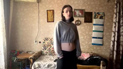 Snapshot of meliavoiles chatting on November 2025 10:21:01 AM Emily online show from November 2025 10:21:01 AM