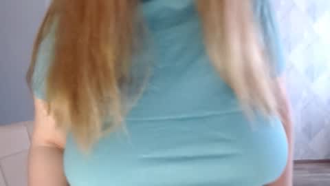 Snapshot of melina_beauty chatting on October 2025 07:19:01 AM Melina online show from October 2025 07:19:01 AM