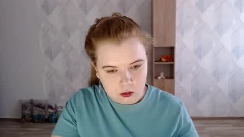 Snapshot of melina_beauty chatting on November 2025 07:44:02 AM Melina online show from November 2025 07:44:02 AM