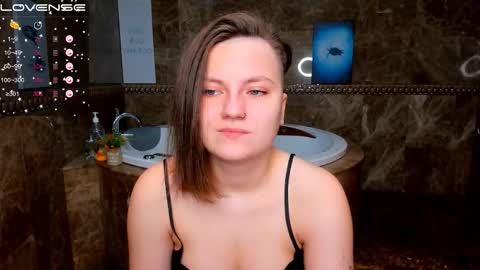 Melinda online show from November 2025 12:52:02 AM