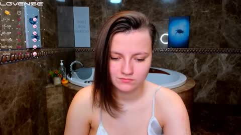 Melinda online show from November 2025 12:58:01 AM