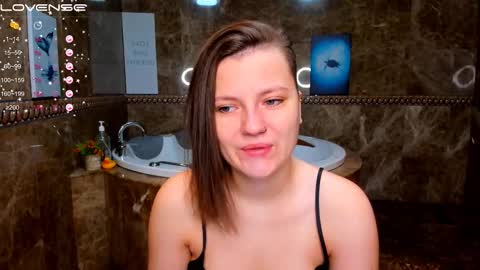 Melinda online show from December 2025 01:33:02 AM