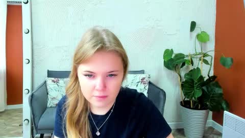 Snapshot of melissa_199 chatting on September 2025 05:22:01 AM Sophia online show from September 2025 05:22:01 AM