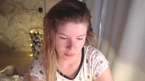 Melissa  Ray online show from September 2025 02:37:01 AM