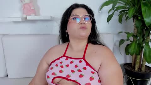 Snapshot of melissa_latingirl chatting on January 2025 09:10:01 PM Melissa online show from January 2025 09:10:01 PM
