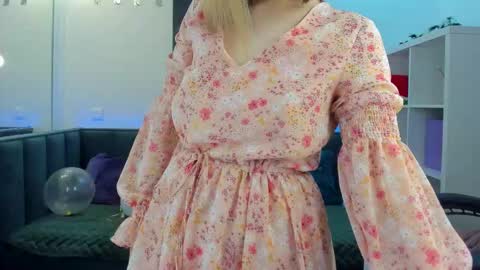 melissa_new22 online show from October 2025 12:22:02 AM
