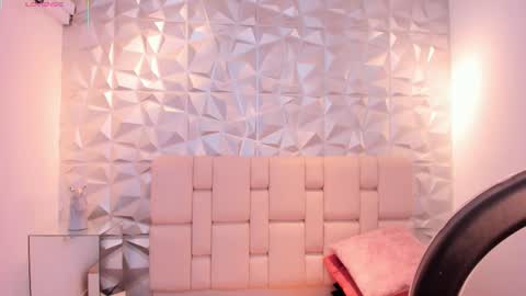 Snapshot of mell_muller chatting on February 2026 11:32:01 AM Mell online show from February 2026 11:32:01 AM