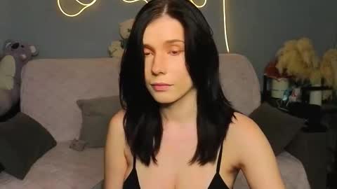 mellhyees online show from February 2026 05:00:02 PM