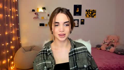 Tessa online show from December 2024 12:12:01 AM