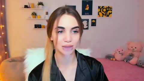 Tessa online show from January 2025 08:44:01 PM