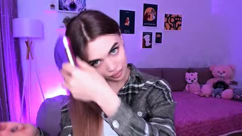 Tessa online show from March 2025 07:37:02 PM