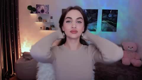 Tessa online show from December 2025 08:47:02 PM